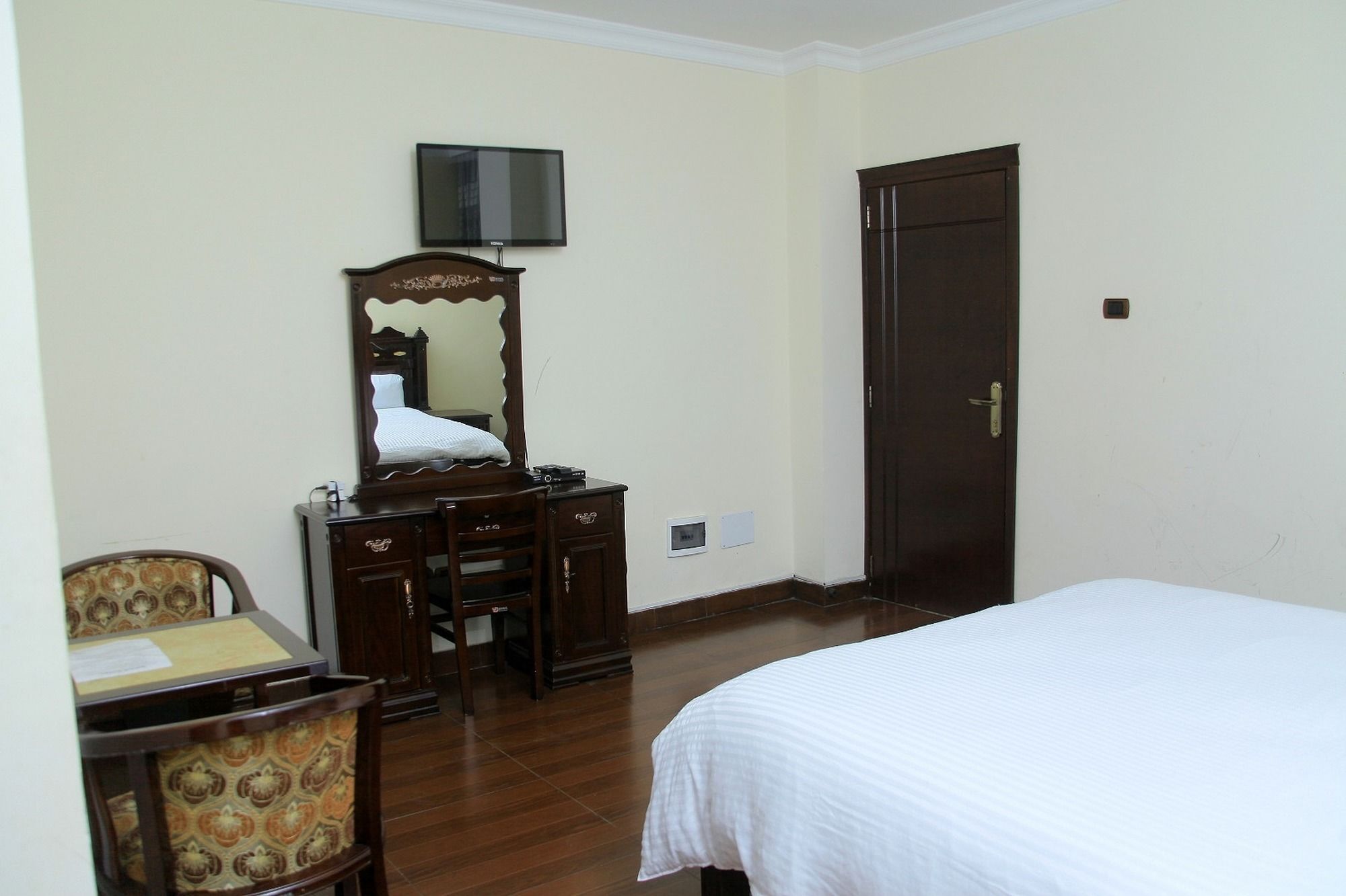 Bnow Hotel Аддис-Абеба Экстерьер фото